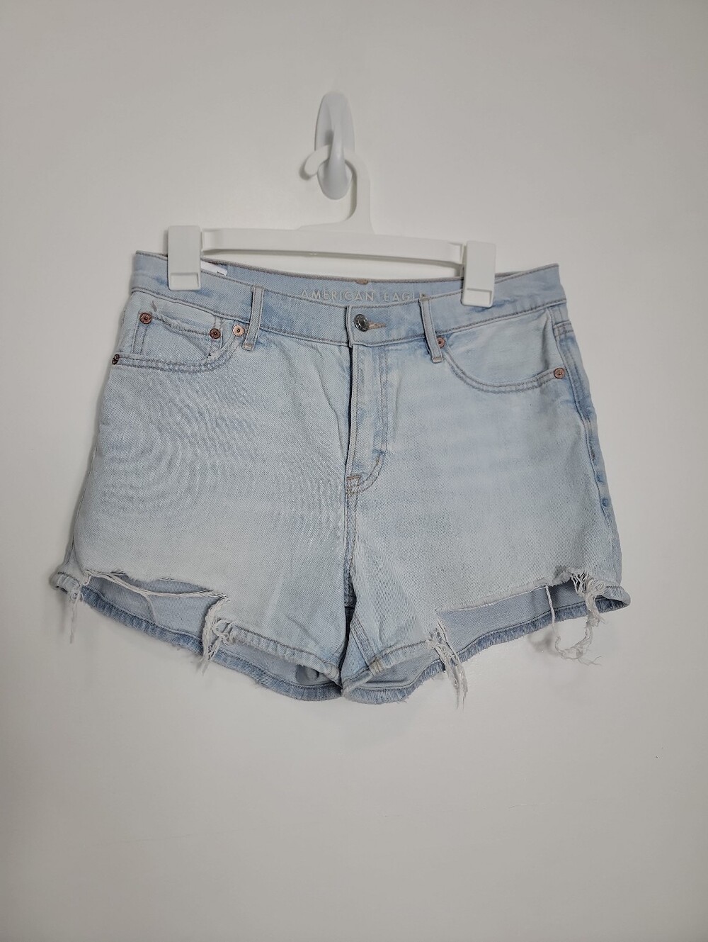 American Eagle Women's Light Blue Distressed Denim Relaxed Shorts, 4